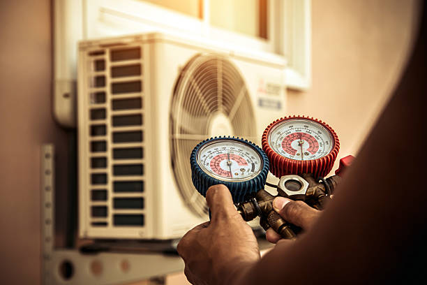 Professional Ac Installation technician working in Mastic Beach, NY